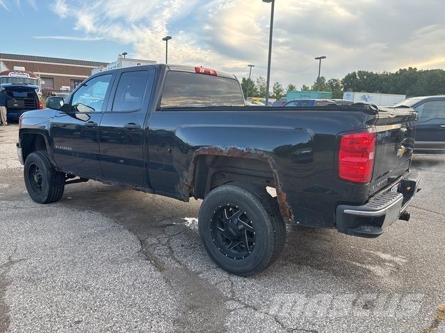 Chevrolet 1500 Пикапи