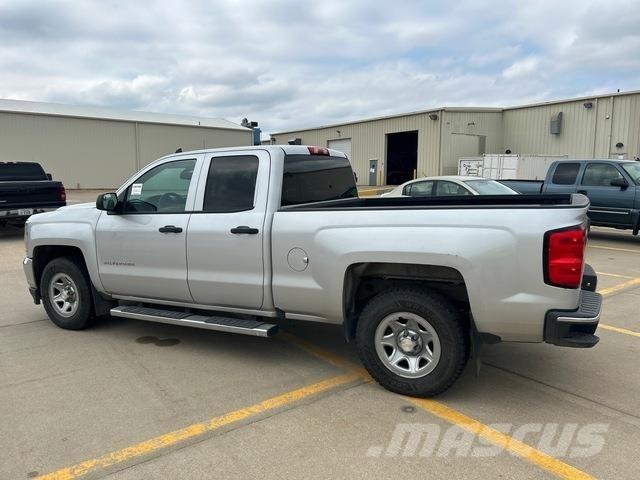 Chevrolet 1500 Пикапи
