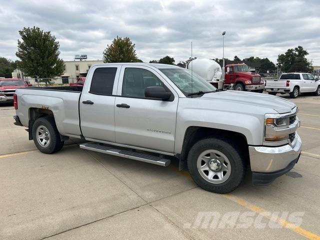 Chevrolet 1500 Пикапи