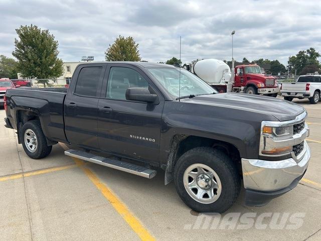 Chevrolet 1500 Пикапи