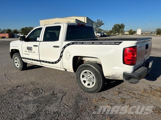 Chevrolet 1500 Пикапи