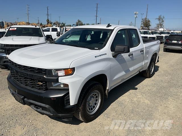 Chevrolet 1500 Пикапи