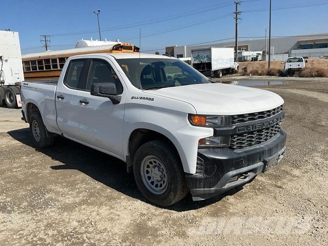 Chevrolet 1500 Пикапи