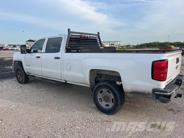 Chevrolet 2500 Пикапи