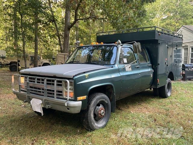 Chevrolet 2500 Общински/универсални превозни средства
