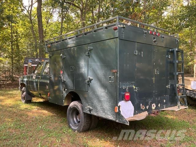 Chevrolet 2500 Общински/универсални превозни средства
