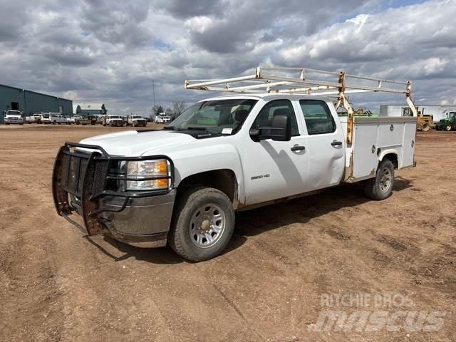 Chevrolet 3500 Пикапи