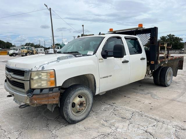 Chevrolet 3500 Пикапи
