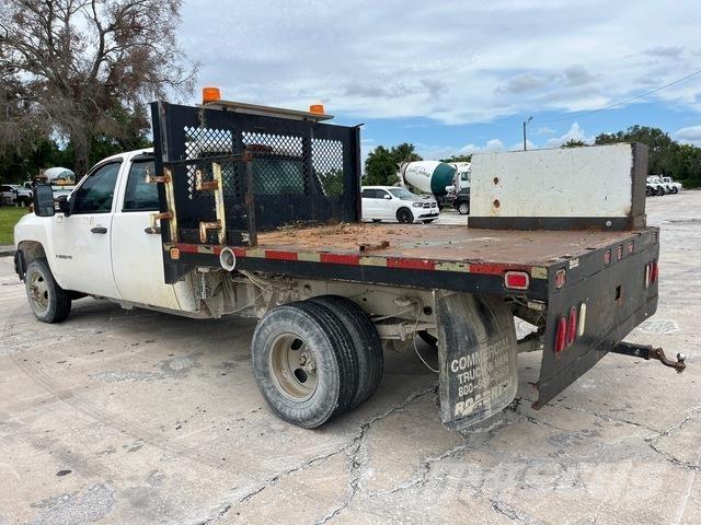 Chevrolet 3500 Пикапи