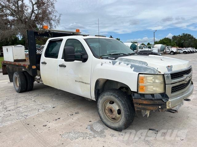 Chevrolet 3500 Пикапи