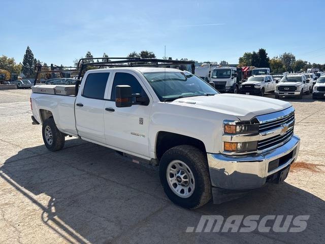 Chevrolet 3500 Пикапи