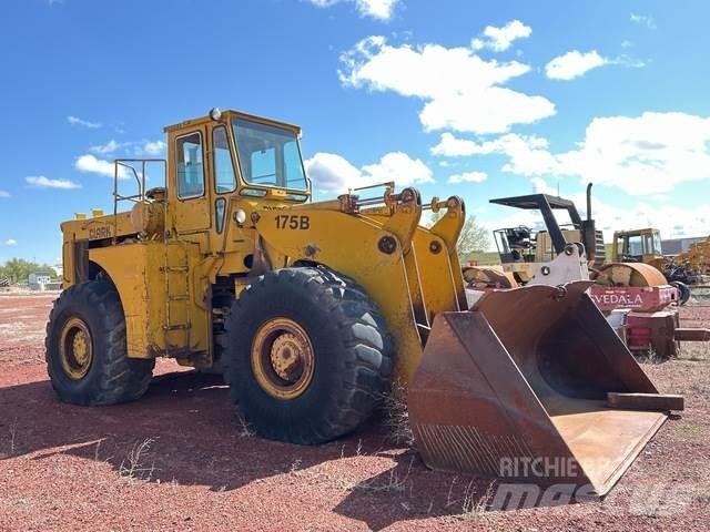Clark 175B-C Колесни товарачи