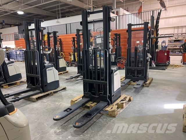 Crown ES 4000 Самоходни товарачи