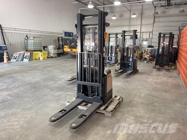 Crown ES 4000 Самоходни товарачи