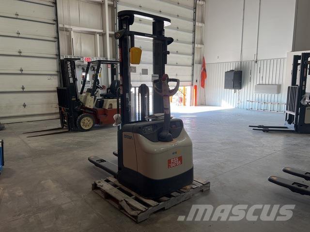 Crown ES 4000 Самоходни товарачи