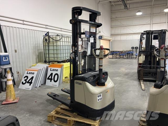 Crown ES 4000 Самоходни товарачи