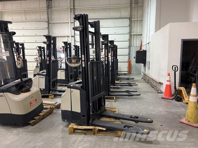 Crown ES 4000 Самоходни товарачи