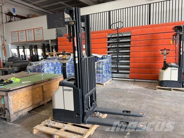 Crown ES 4000 Самоходни товарачи