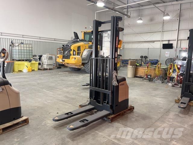 Crown ES 4000 Самоходни товарачи