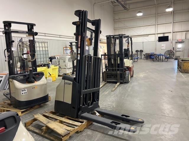 Crown ES 4000 Самоходни товарачи