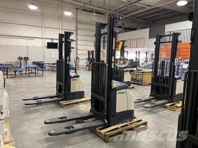 Crown ES 4000 Самоходни товарачи