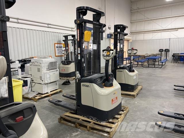 Crown ES 4000 Самоходни товарачи