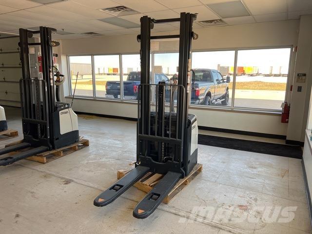 Crown ES 4000 Самоходни товарачи