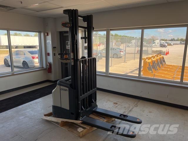 Crown ES 4000 Самоходни товарачи