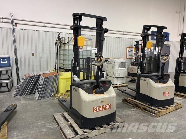 Crown ES 4000 Самоходни товарачи