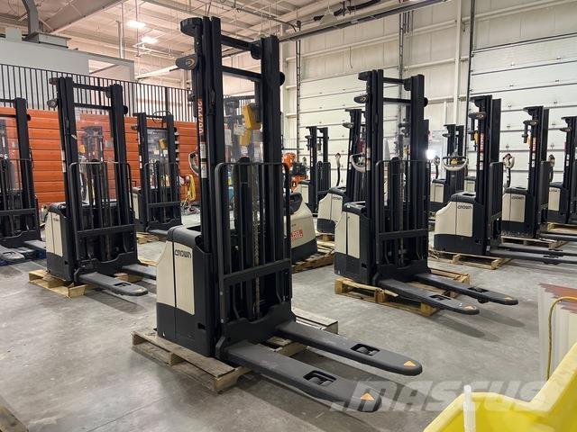 Crown ES 4000 Самоходни товарачи