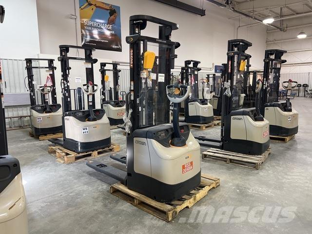 Crown ES 4000 Самоходни товарачи