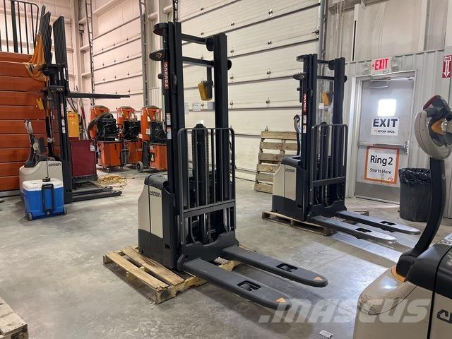 Crown ES 4000 Самоходни товарачи