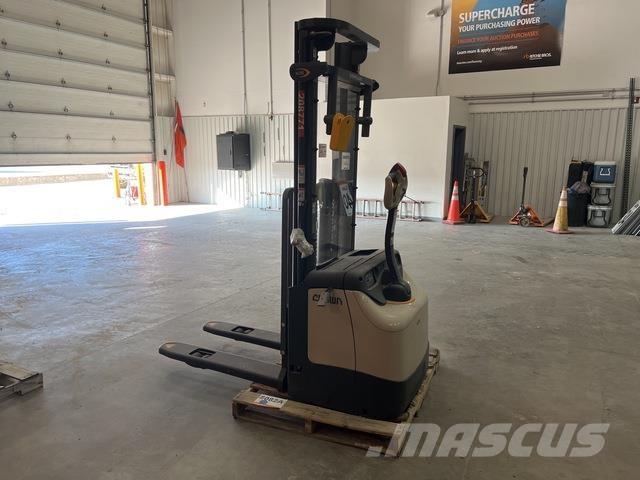 Crown ES 4000 Самоходни товарачи