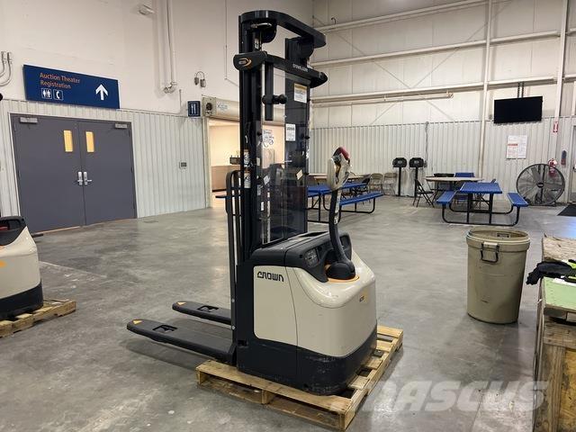 Crown ES 4000 Самоходни товарачи