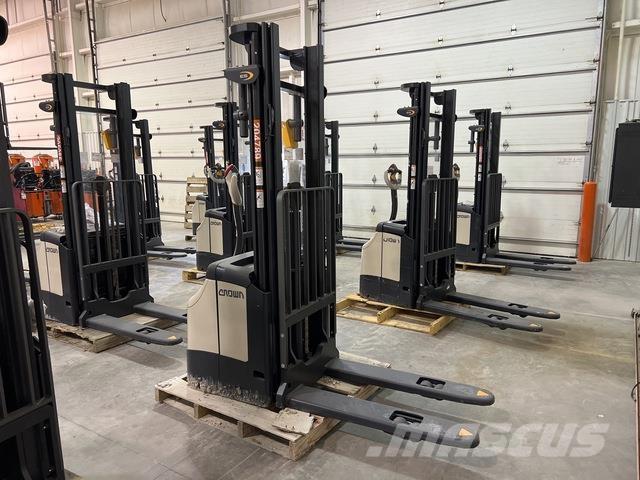 Crown ES 4000 Самоходни товарачи