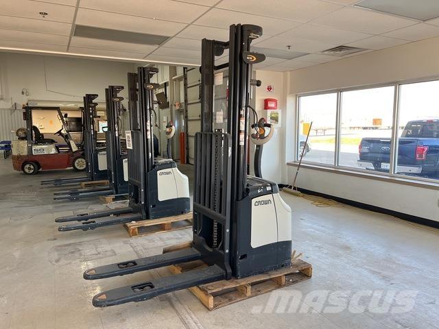 Crown ES 4000 Самоходни товарачи