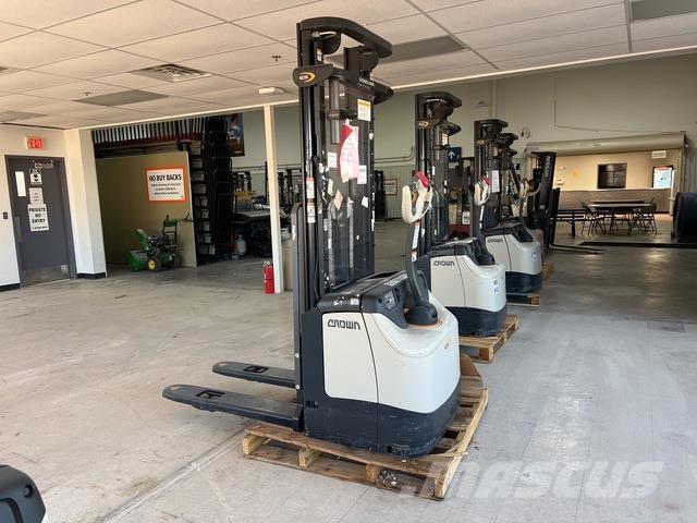 Crown ES 4000 Самоходни товарачи