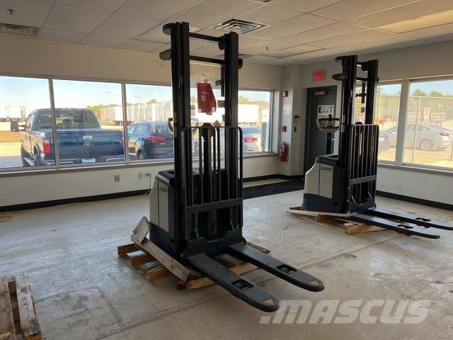 Crown ES 4000 Самоходни товарачи