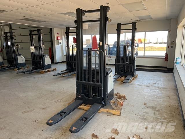 Crown ES 4000 Самоходни товарачи