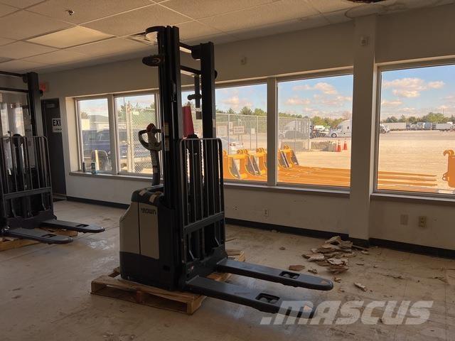 Crown ES 4000 Самоходни товарачи