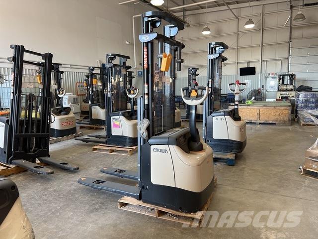 Crown ES 4000 Самоходни товарачи