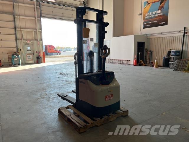 Crown ES 4000 Самоходни товарачи