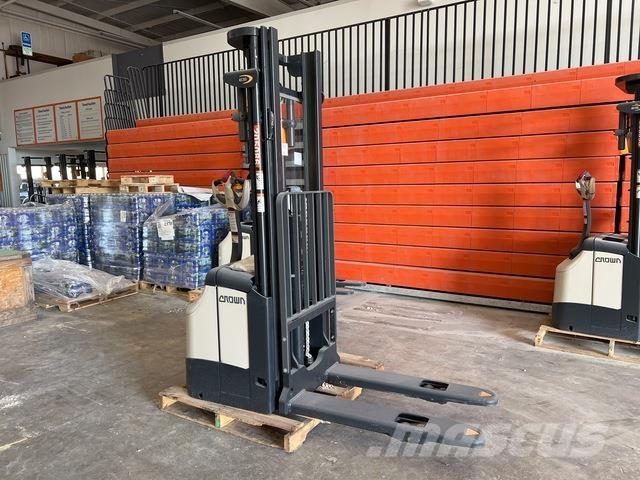 Crown ES 4000 Самоходни товарачи