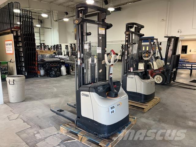 Crown ES 4000 Самоходни товарачи