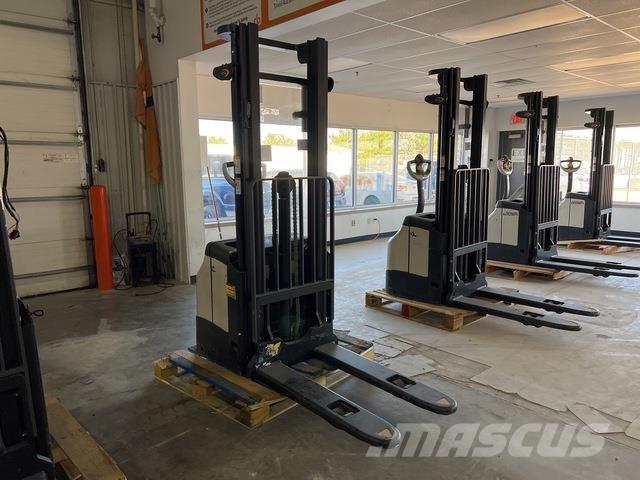 Crown ES 4000 Самоходни товарачи