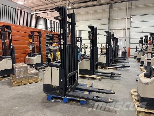 Crown ES 4000 Самоходни товарачи