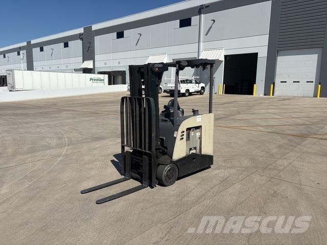 Crown RC5500 Електрически вилични кари-повдигачи