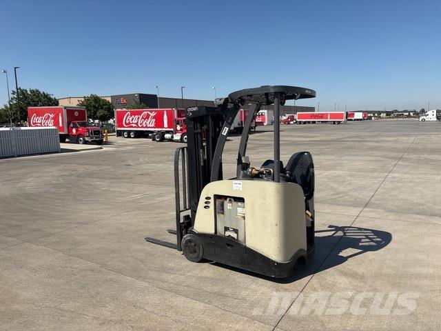 Crown RC5500 Електрически вилични кари-повдигачи