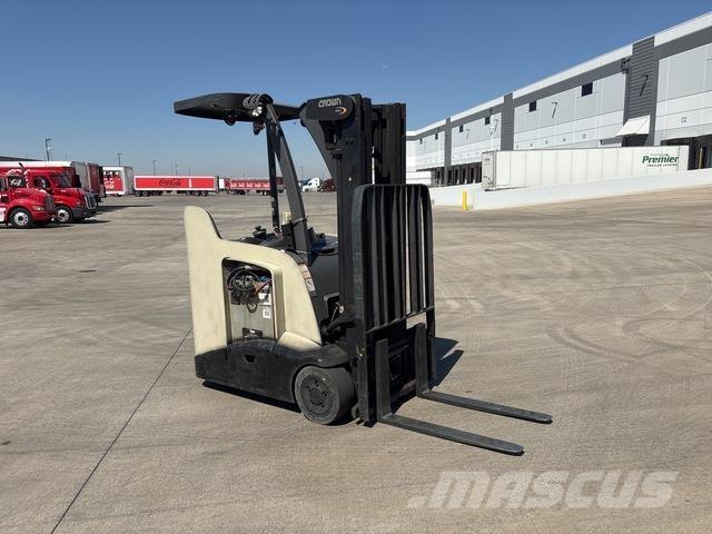 Crown RC5500 Електрически вилични кари-повдигачи