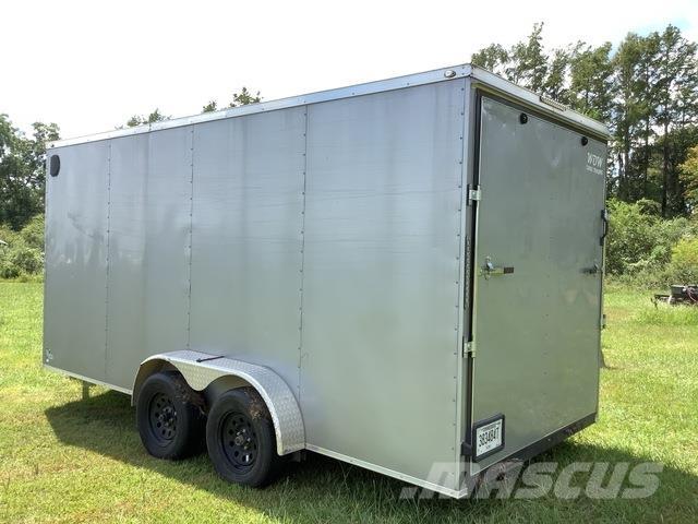  D and A Custom Ремаркета фургони